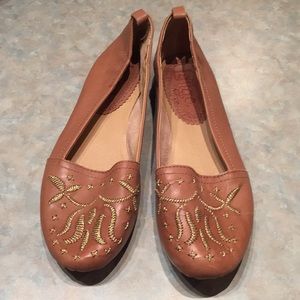 Latigo tan leather flats